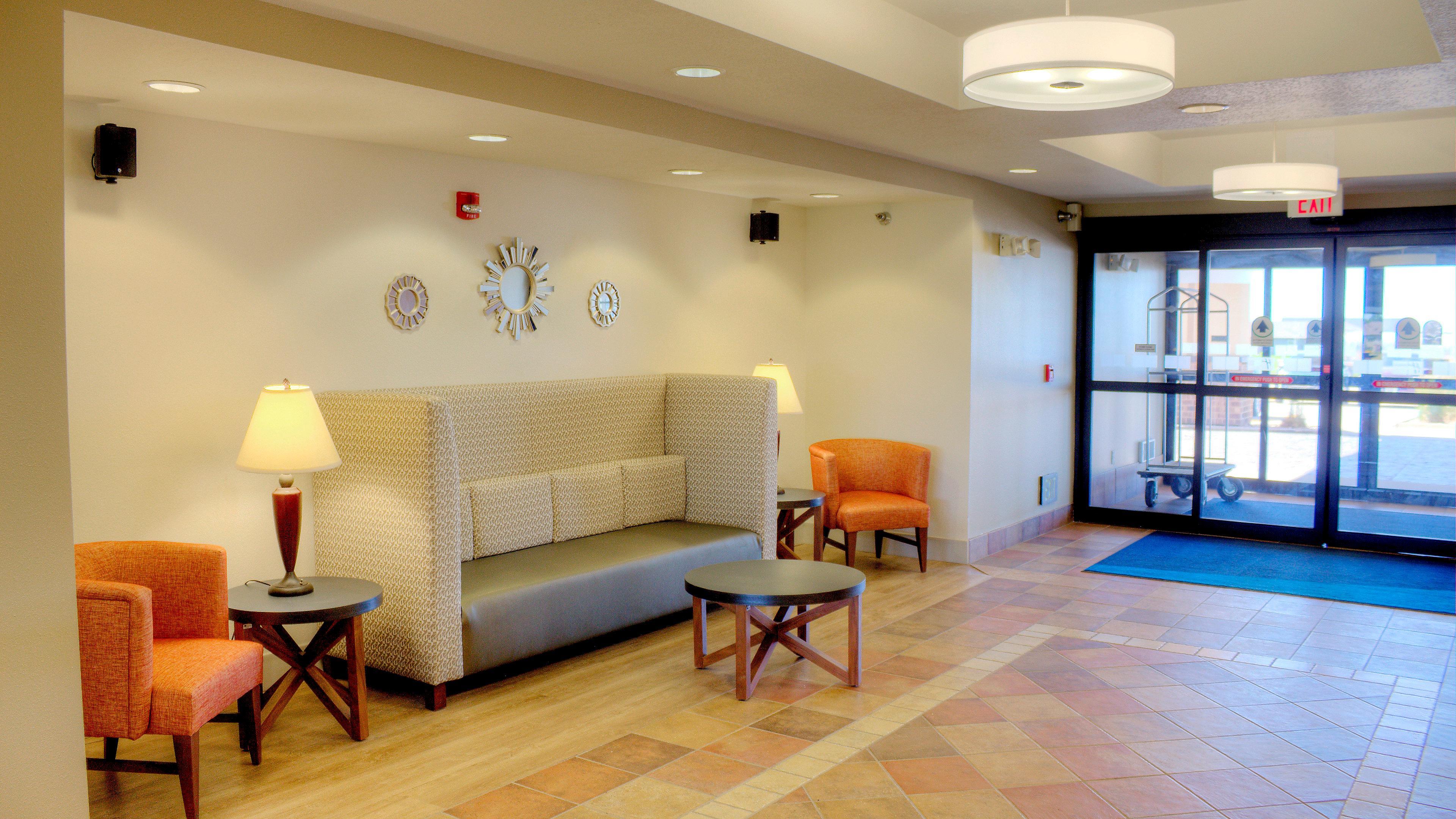 Holiday Inn Express & Suites Sioux Center By Ihg Exterior photo