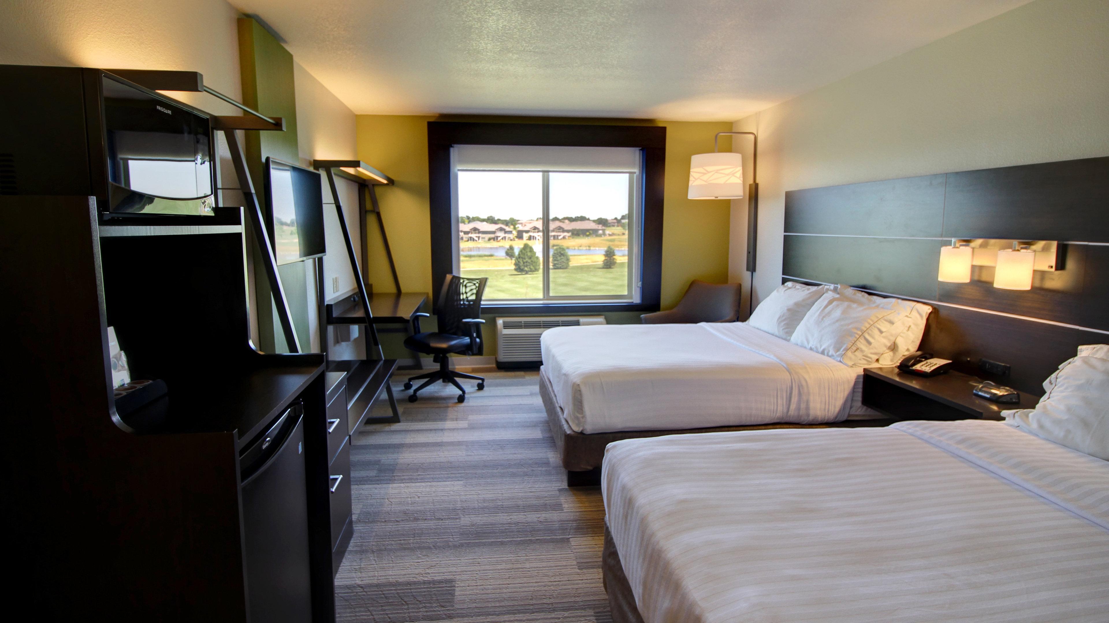 Holiday Inn Express & Suites Sioux Center By Ihg Exterior photo