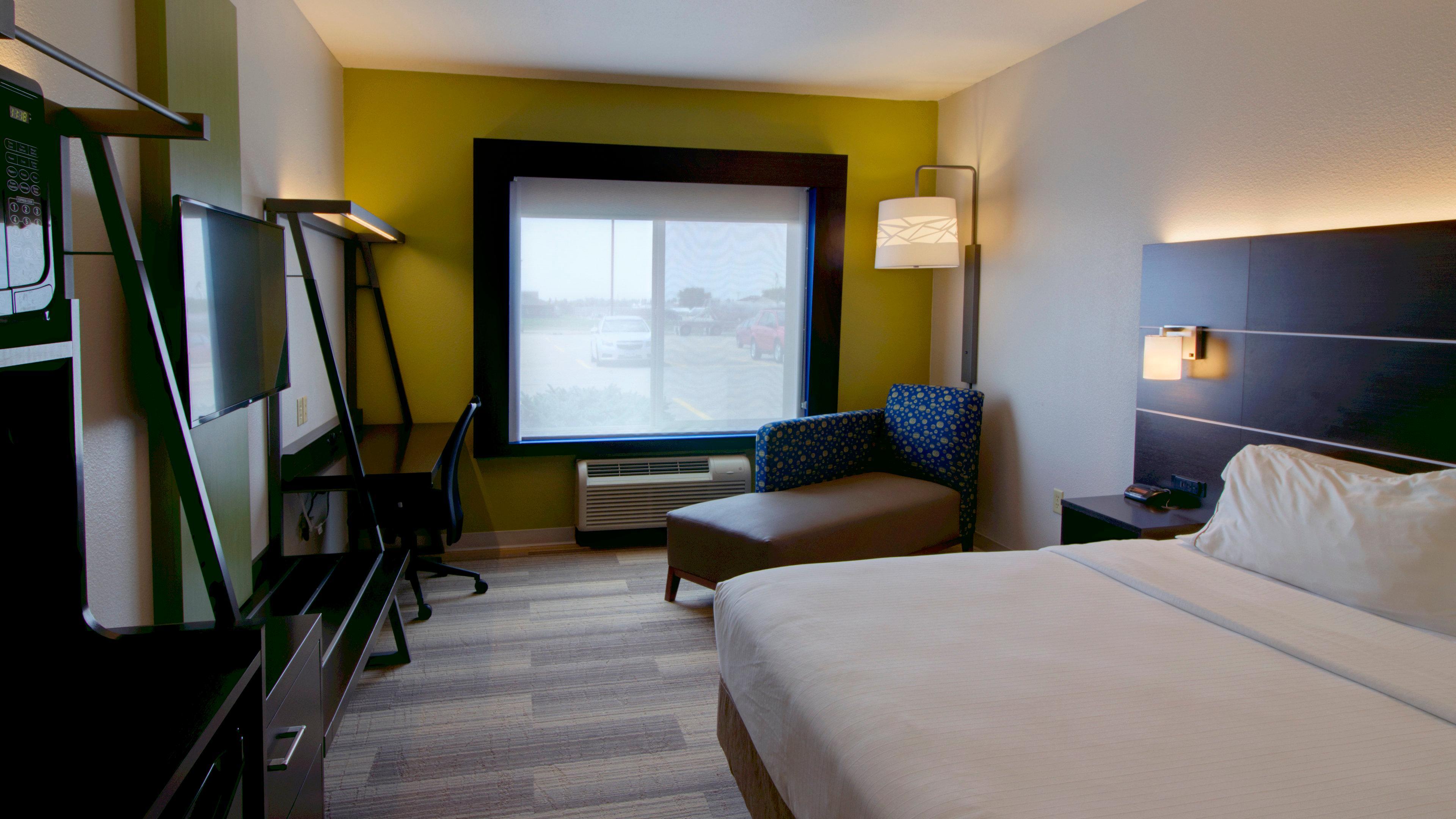 Holiday Inn Express & Suites Sioux Center By Ihg Exterior photo