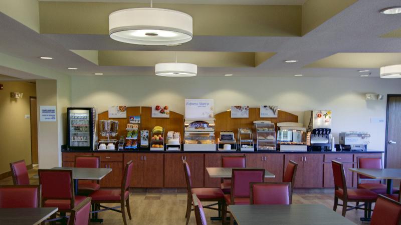 Holiday Inn Express & Suites Sioux Center By Ihg Exterior photo